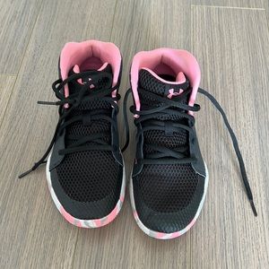 Girls basketball shoes